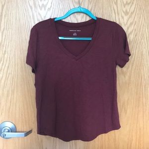 American Eagle V T-shirt